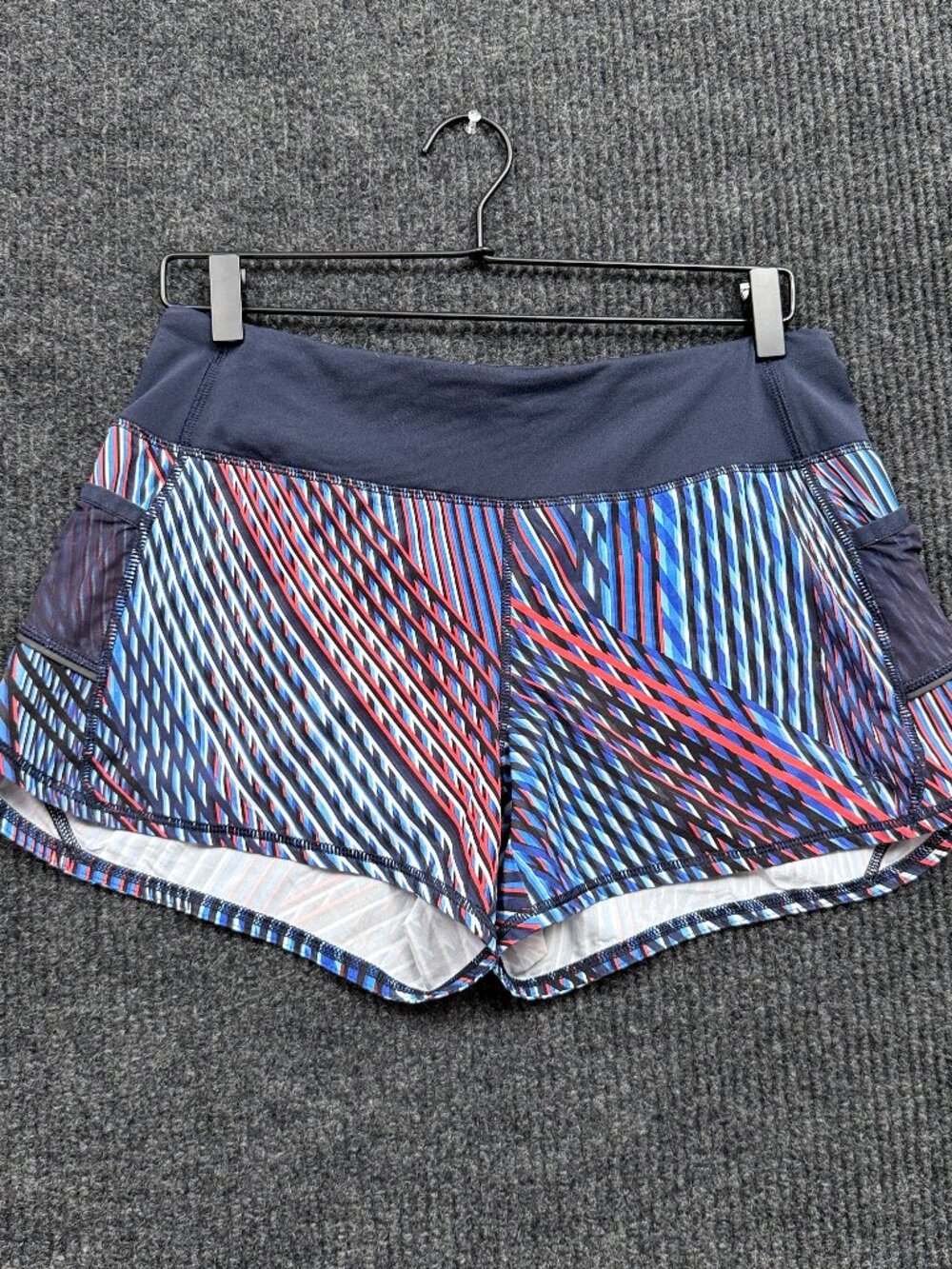 Athleta Blue Red Geometric Print Athletic Shorts S Small